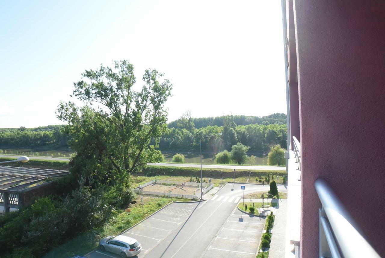 Tamis Kapija Apartment Pancevo Bagian luar foto